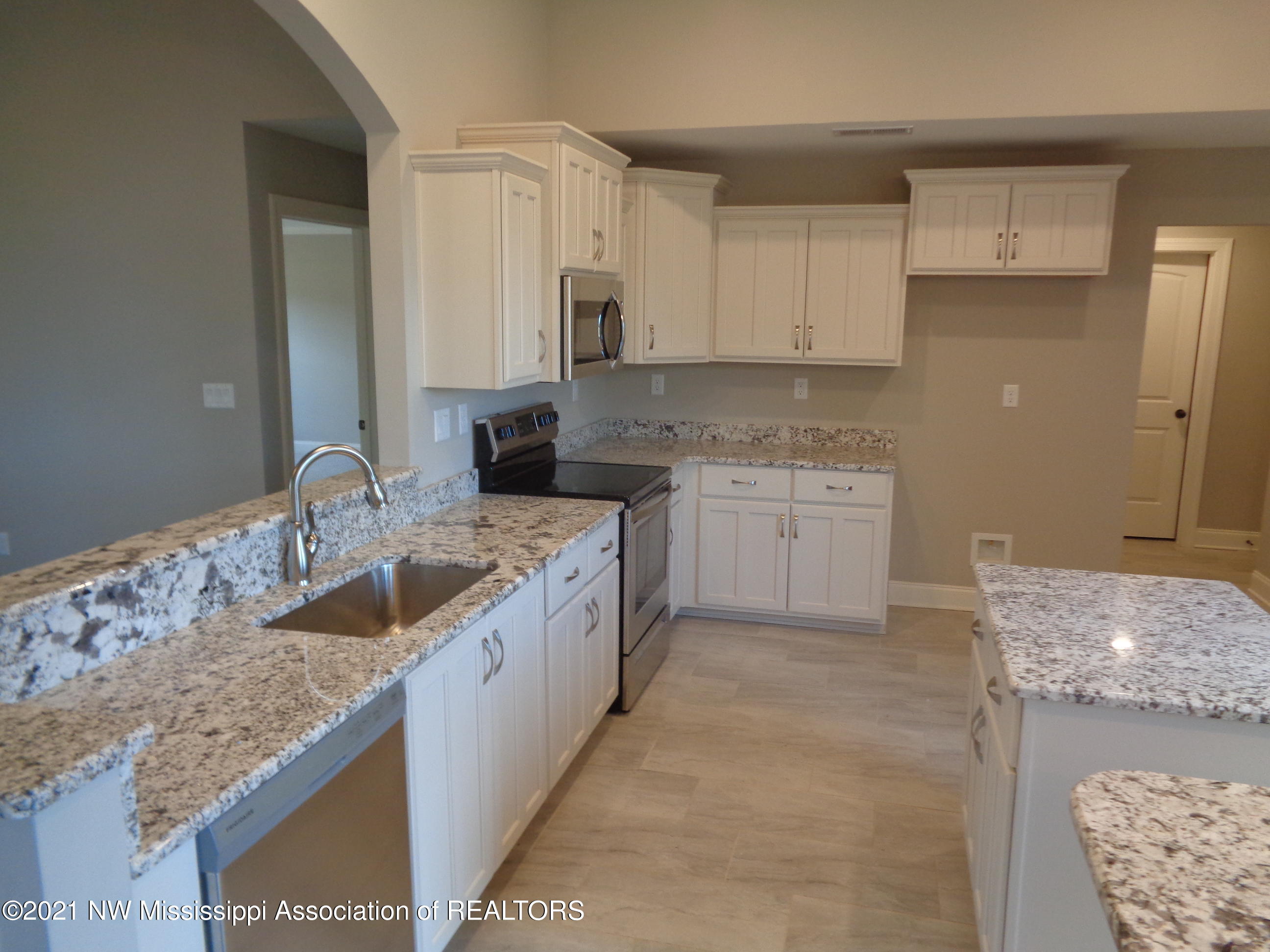 4924 Balterson Loop South Olive Branch, MS 38654 - Photo 7 of 30 DSC00419