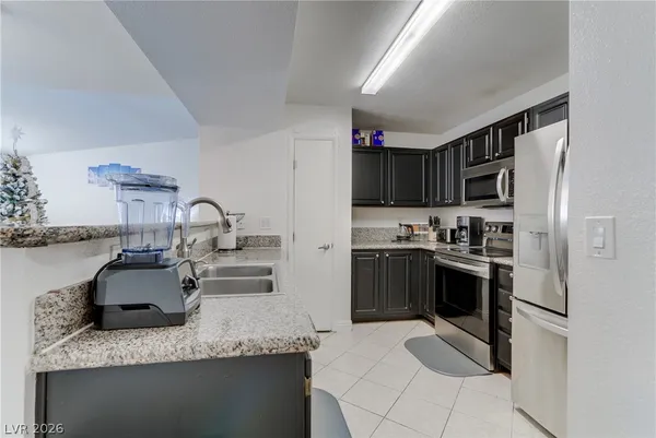 $1,600 | 5055 West Hacienda Avenue, Unit 2124, Las Vegas, NV 89118