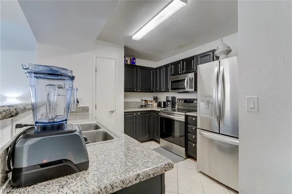 $1,600 | 5055 West Hacienda Avenue, Unit 2124, Las Vegas, NV 89118