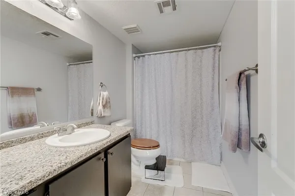 $1,600 | 5055 West Hacienda Avenue, Unit 2124, Las Vegas, NV 89118