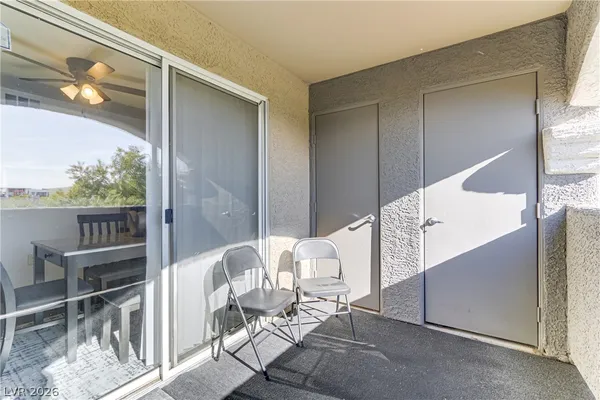 $1,600 | 5055 West Hacienda Avenue, Unit 2124, Las Vegas, NV 89118