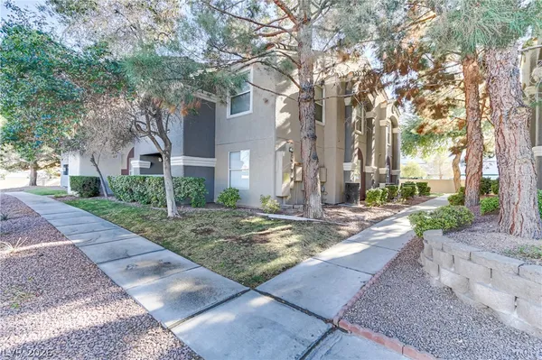 $1,600 | 5055 West Hacienda Avenue, Unit 2124, Las Vegas, NV 89118