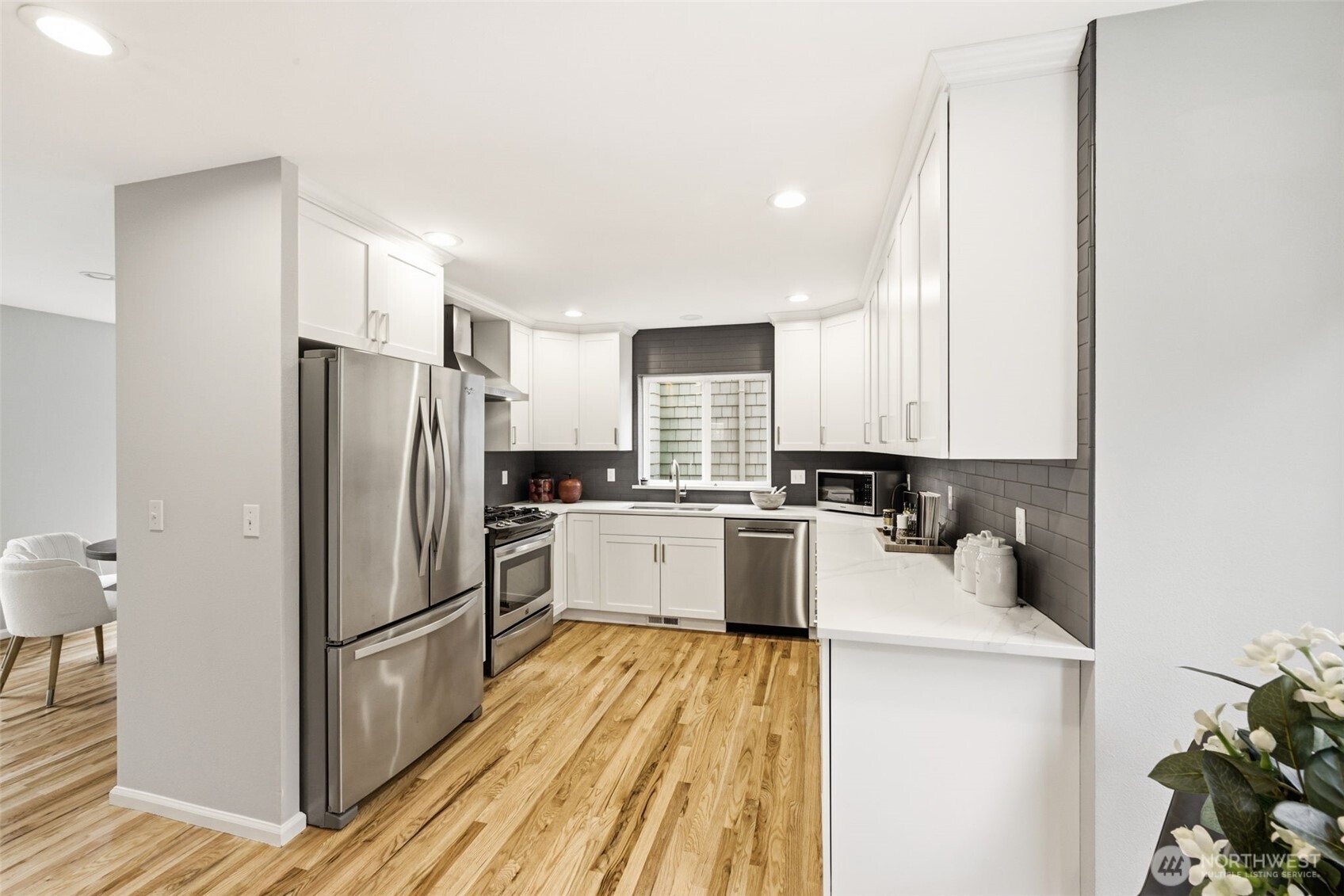 4011 Southwest Webster Street Seattle, WA 98136 - Photo 7 of 37