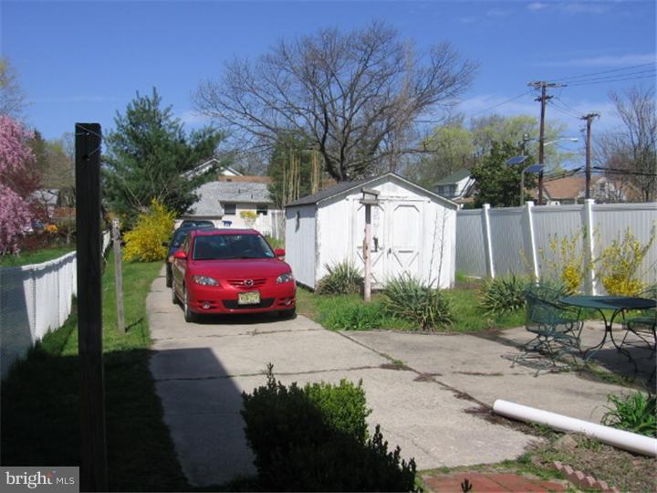 182 Madison Avenue Mount Holly, NJ 08060 - Photo 16 of 19 Driveway