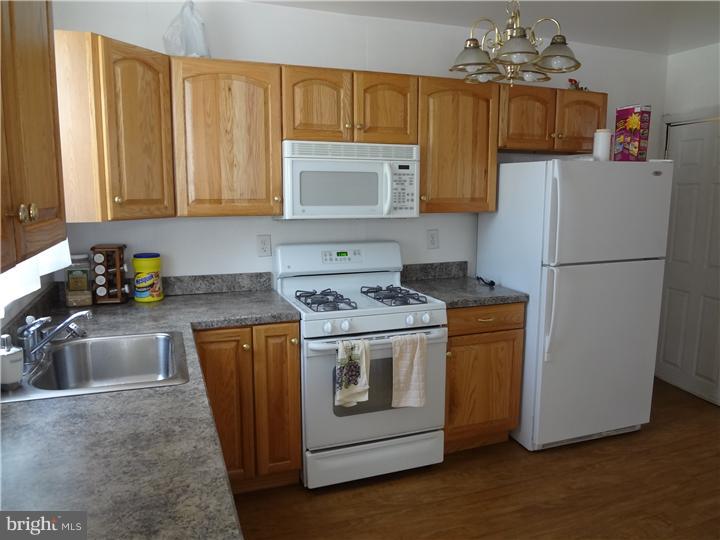 182 Madison Avenue Mount Holly, NJ 08060 - Photo 3 of 19 Kitchen
