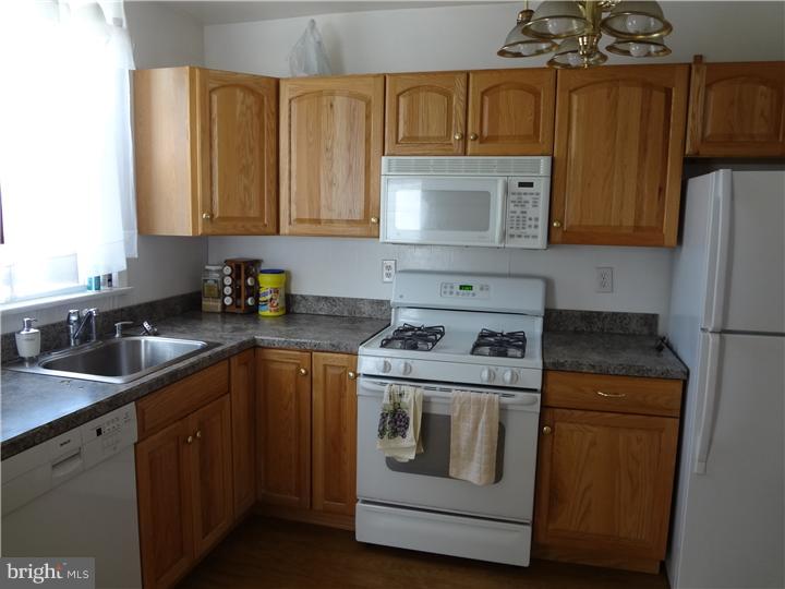 182 Madison Avenue Mount Holly, NJ 08060 - Photo 4 of 19 Kitchen