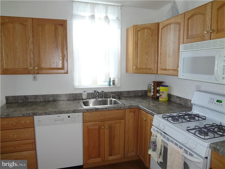 182 Madison Avenue Mount Holly, NJ 08060 - Photo 5 of 19 Kitchen
