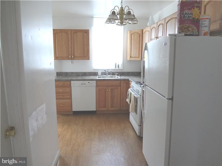 182 Madison Avenue Mount Holly, NJ 08060 - Photo 6 of 19 Kitchen