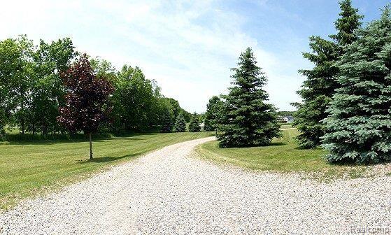 6440 Baker Road Howell, MI 48843 - Photo 20 of 20 Driveway