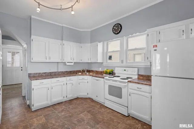 $135,000 | 1602 37th Street, Rock Island, IL 61201