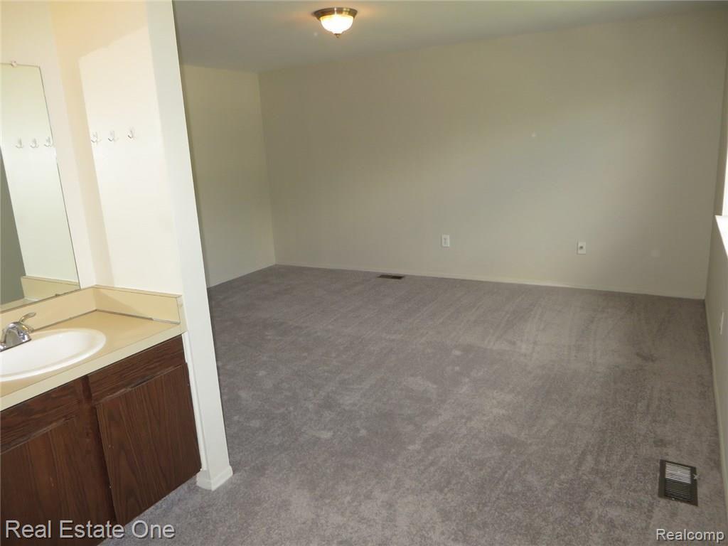 1629 Dancer Drive Rochester Hills, MI 48307 - Photo 19 of 28