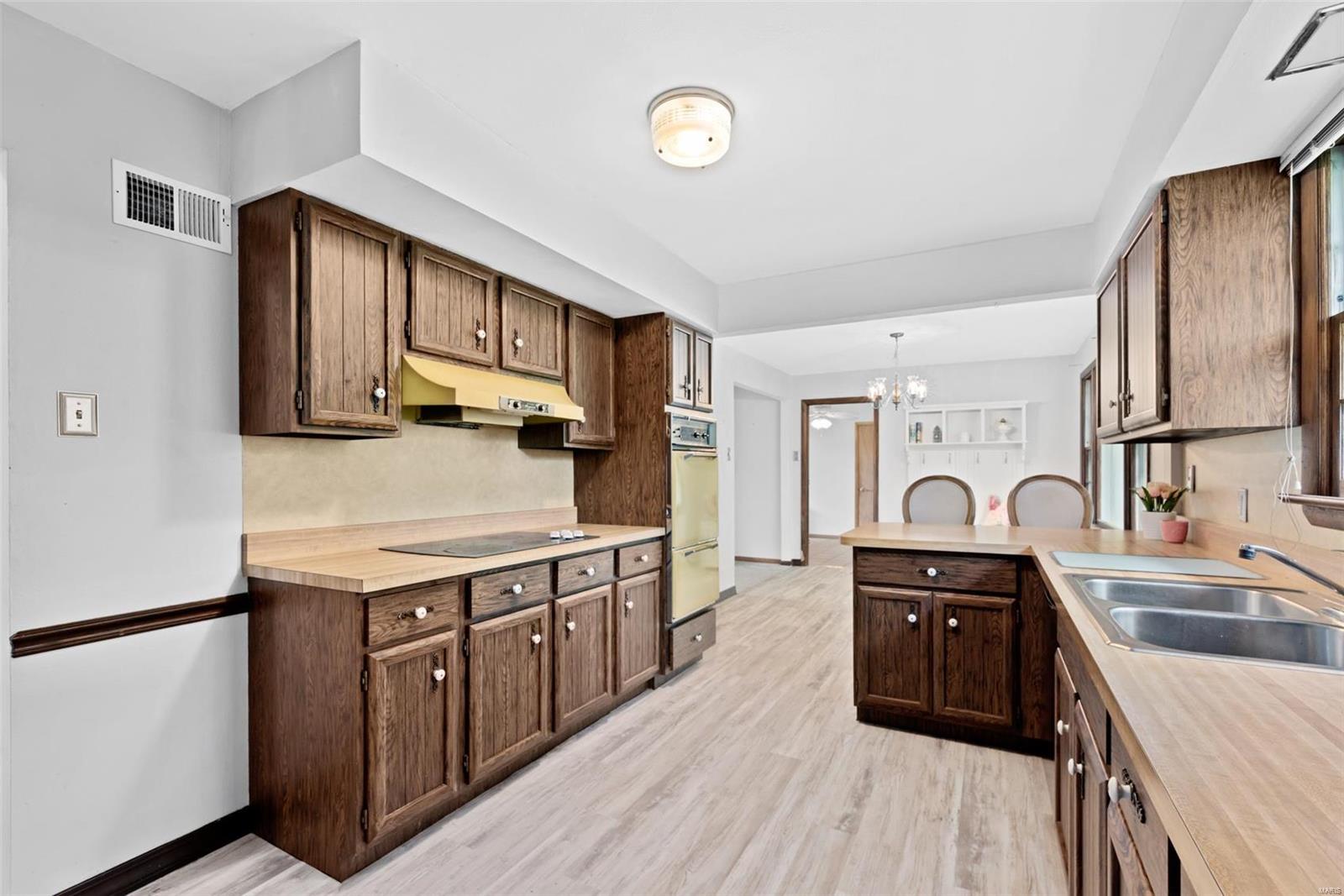 637 Kehrs Mill Road Ballwin, MO 63011 - Photo 14 of 38 Gallery Image 14