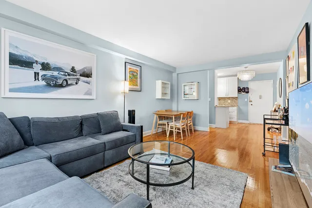 $699,999 | 211 East 18th Street, Unit 2W | Gramercy