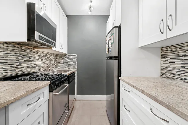 $699,999 | 211 East 18th Street, Unit 2W | Gramercy