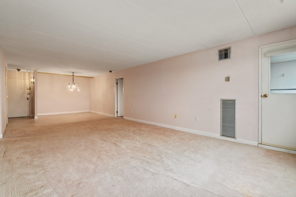 1550 Worcester Road, Unit 402 Framingham, MA 01702 - Photo 11 of 32 a view of an empty room