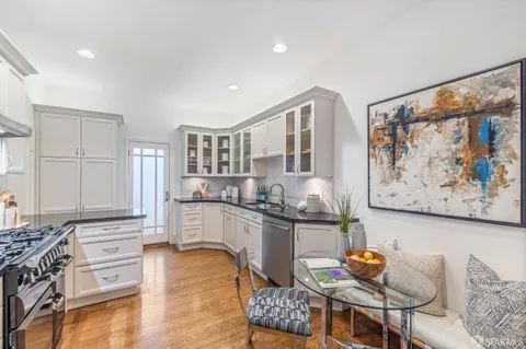 $3,000,000 | 1262 Sacramento Street, San Francisco, CA 94108