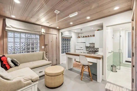 $3,000,000 | 1262 Sacramento Street, San Francisco, CA 94108