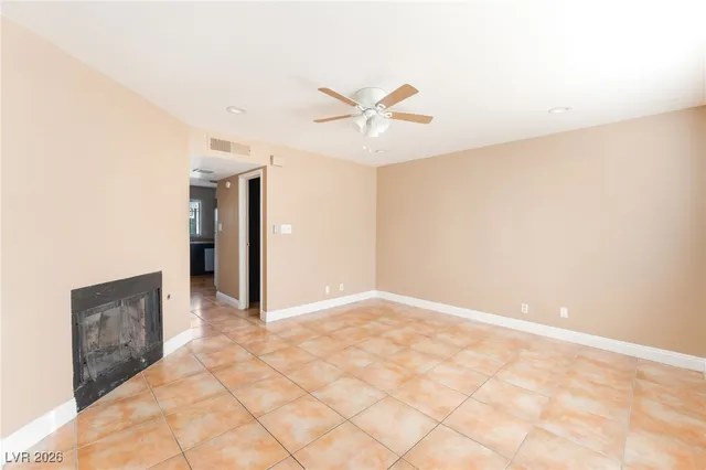 $1,395 | 7090 Burcot Avenue, Unit C31, Las Vegas, NV 89156