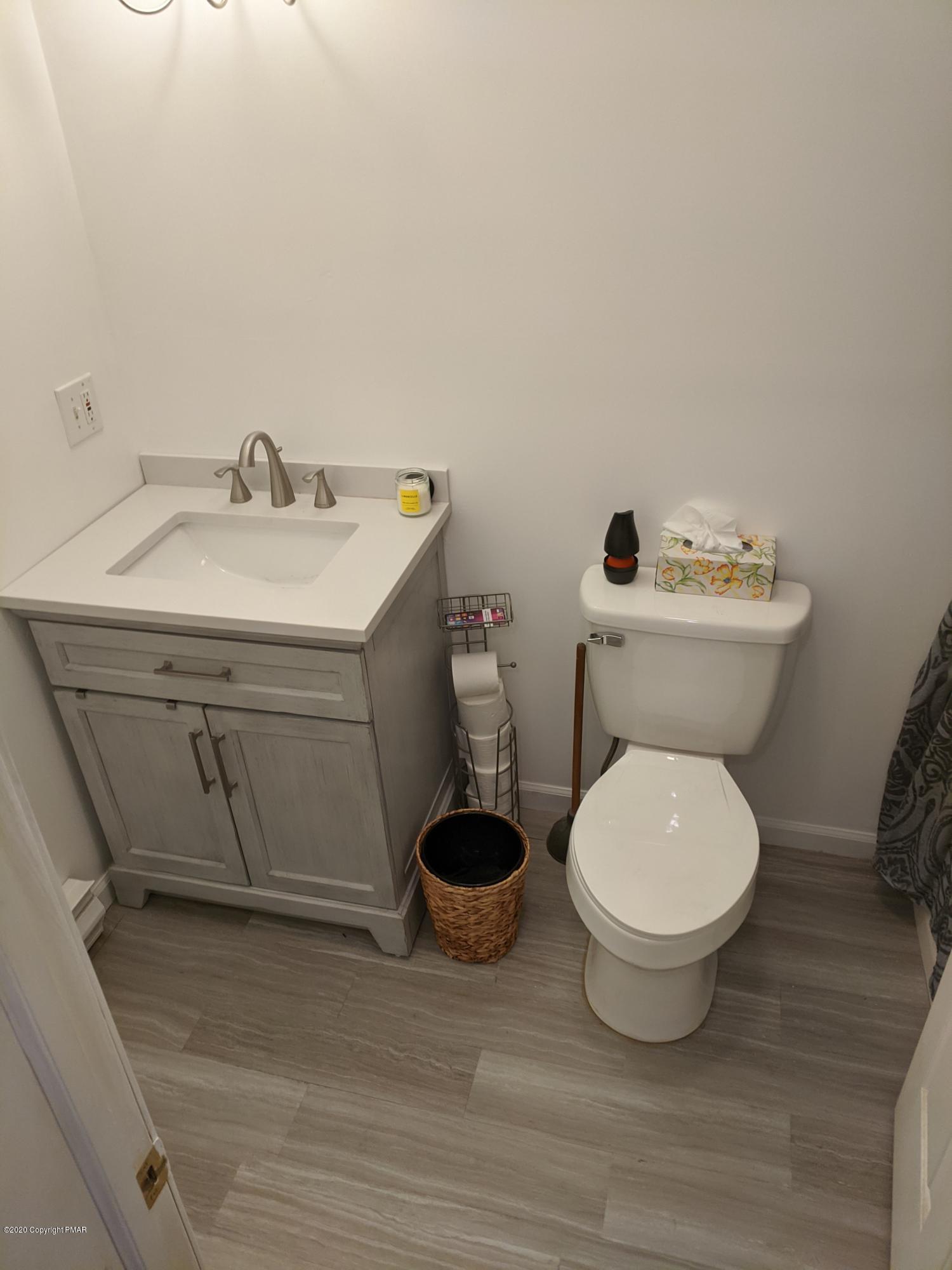 1610 Cotswald Road Tobyhanna, PA 18466 - Photo 16 of 32 MAIN BATH 1
