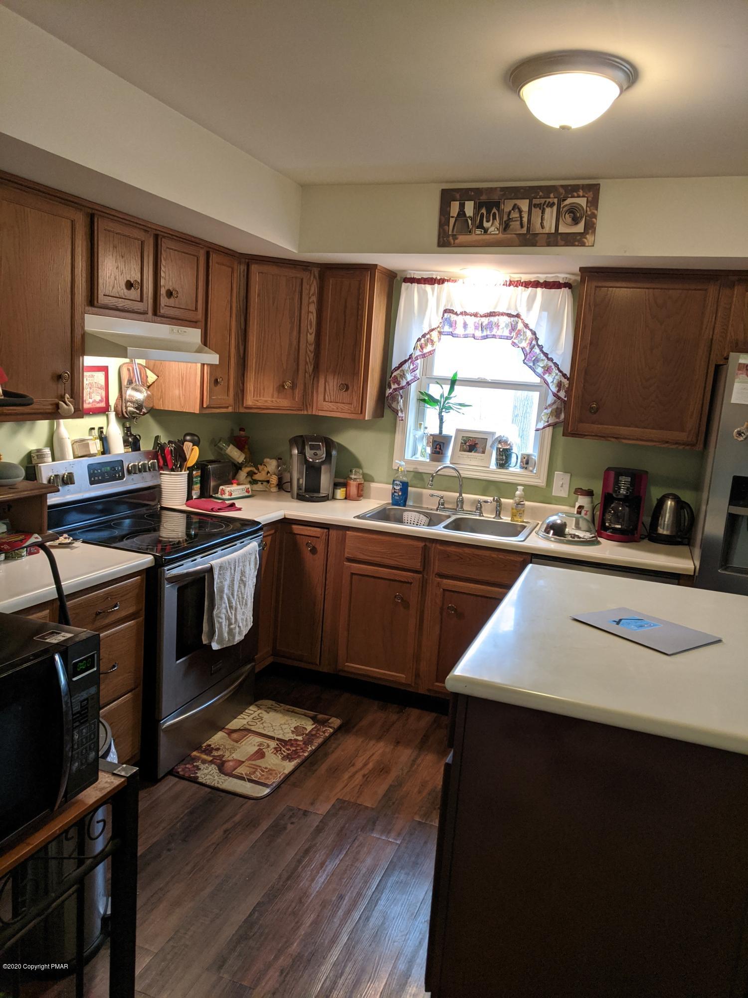 1610 Cotswald Road Tobyhanna, PA 18466 - Photo 7 of 32 KITCHEN 4