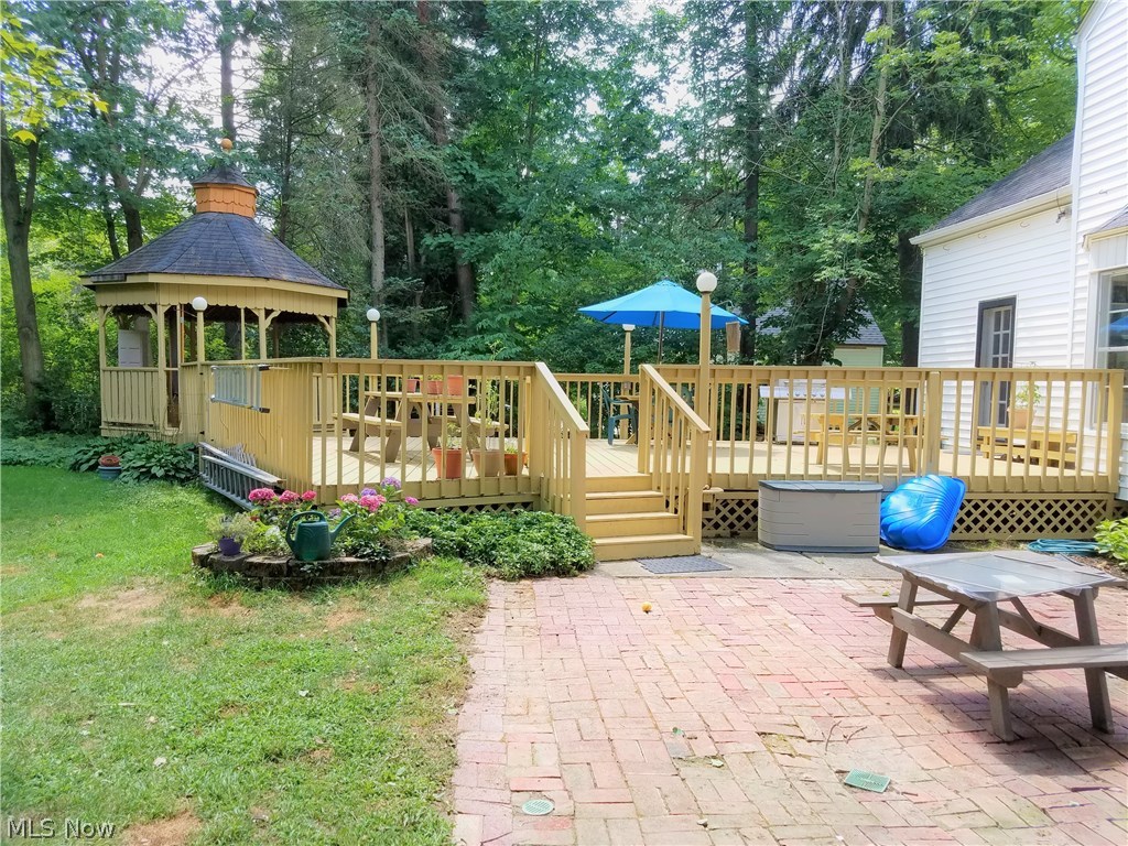 28300 Jackson Road Chagrin Falls, OH 44022 - Photo 28 of 31 Deck & Patio
