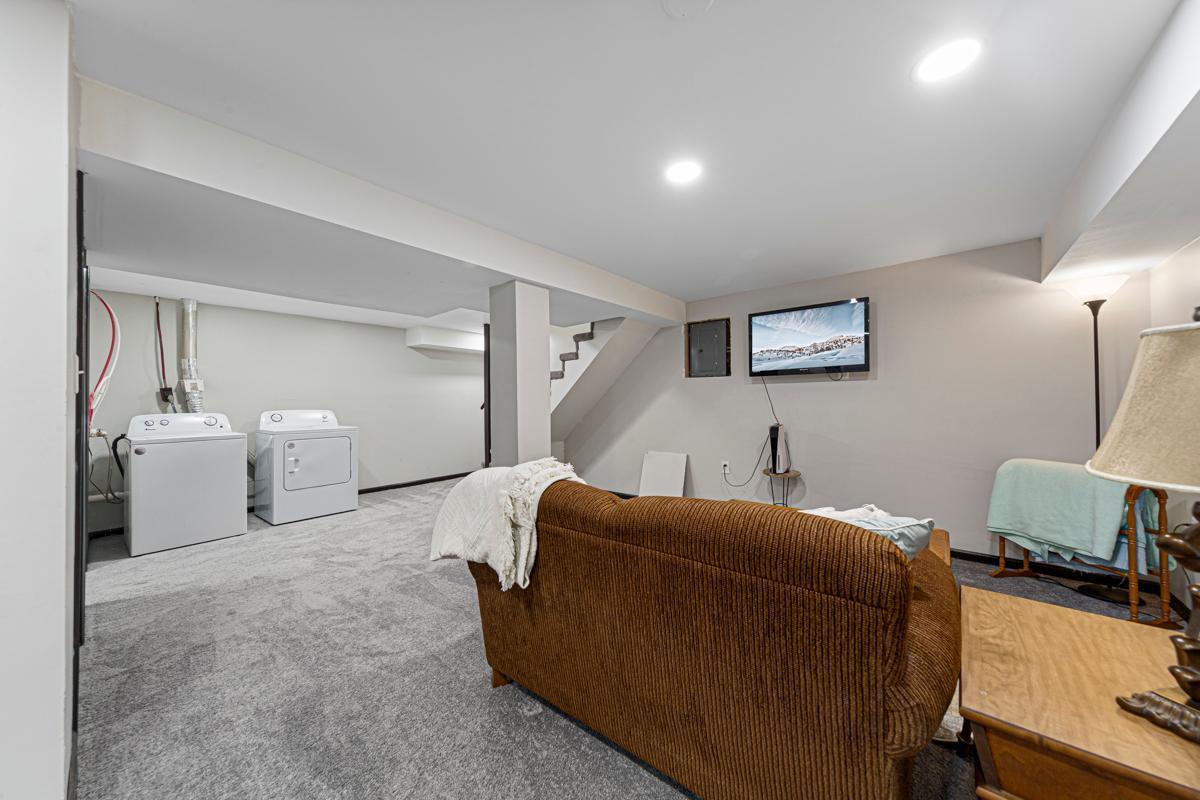 127 Ballard Avenue Jackson, MN 56143 - Photo 36 of 49