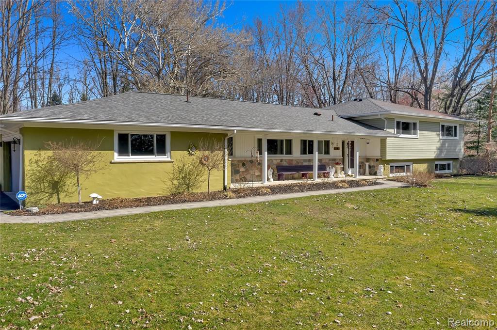 2403 East Square Lake Road Troy, MI 48085 - Photo 2 of 29