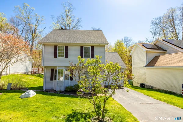 $272,160 | 30 Spoonwood Drive, Unit 30, Canton, CT 06019