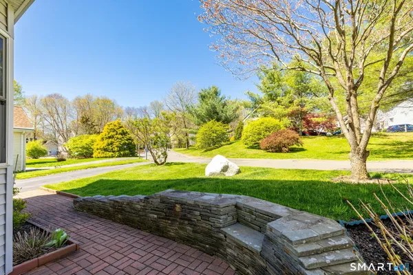 $272,160 | 30 Spoonwood Drive, Unit 30, Canton, CT 06019