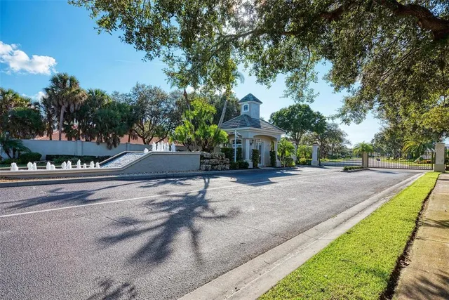 $510,000 | 115 Grand Oak Circle, Venice, FL 34292