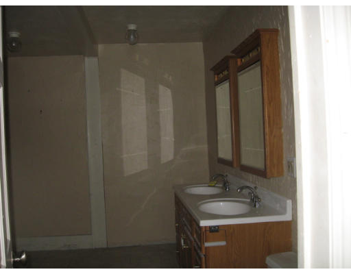 3 Kosta Street Worcester, MA 01607 - Photo 8 of 24 Gallery Image 8