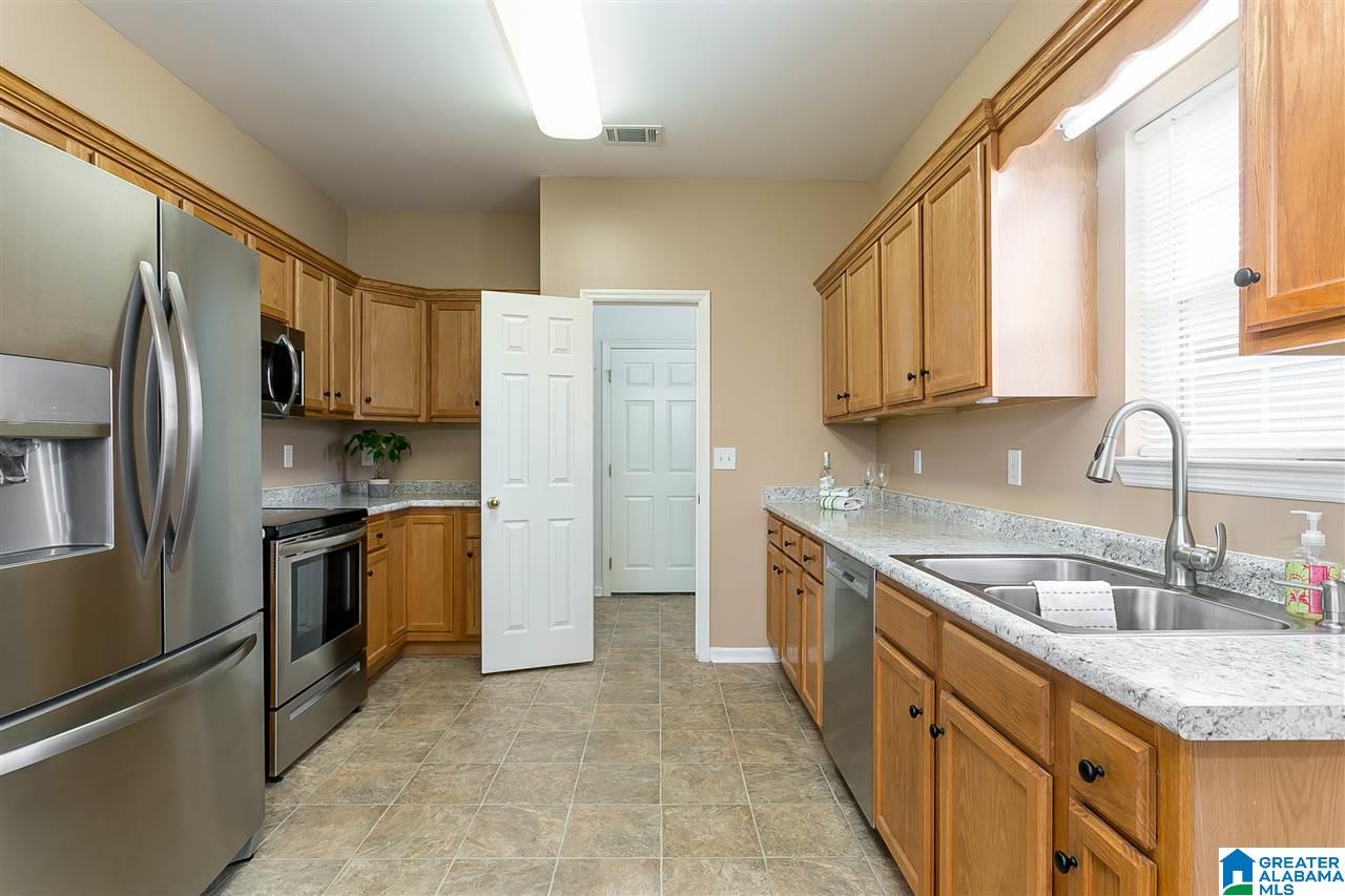 8732 Cedar Springs Circle Leeds, AL 35094 - Photo 11 of 33