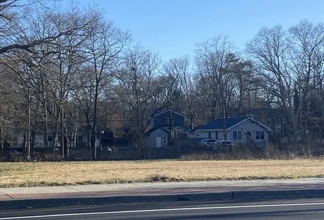 $700,000 | Montauk Highway, Mastic, NY 11950