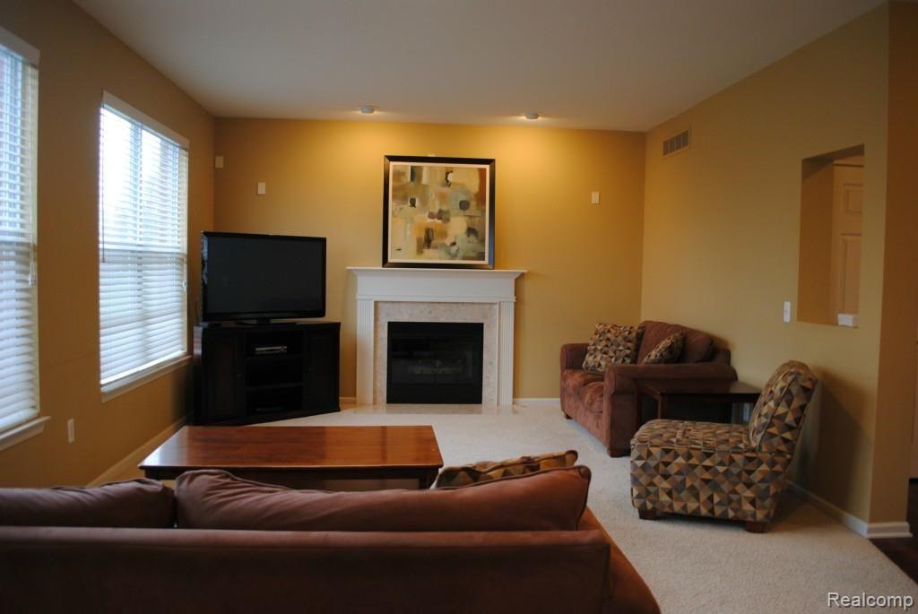 3271 Talbert Circle Rochester, MI 48307 - Photo 13 of 25 DSC_0796.jpg