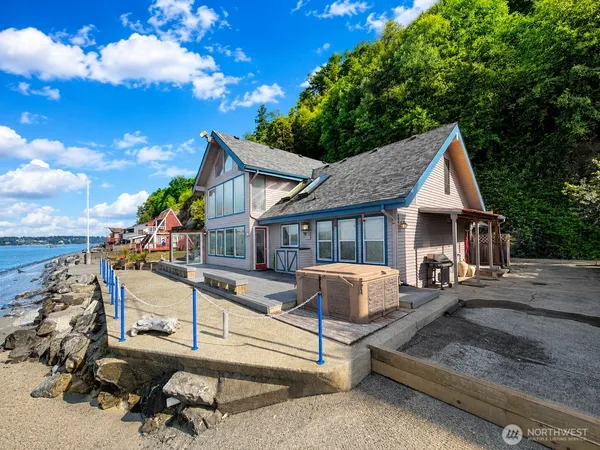 $707,000 | 14 South Beach Drive, Hat Island, WA 98201