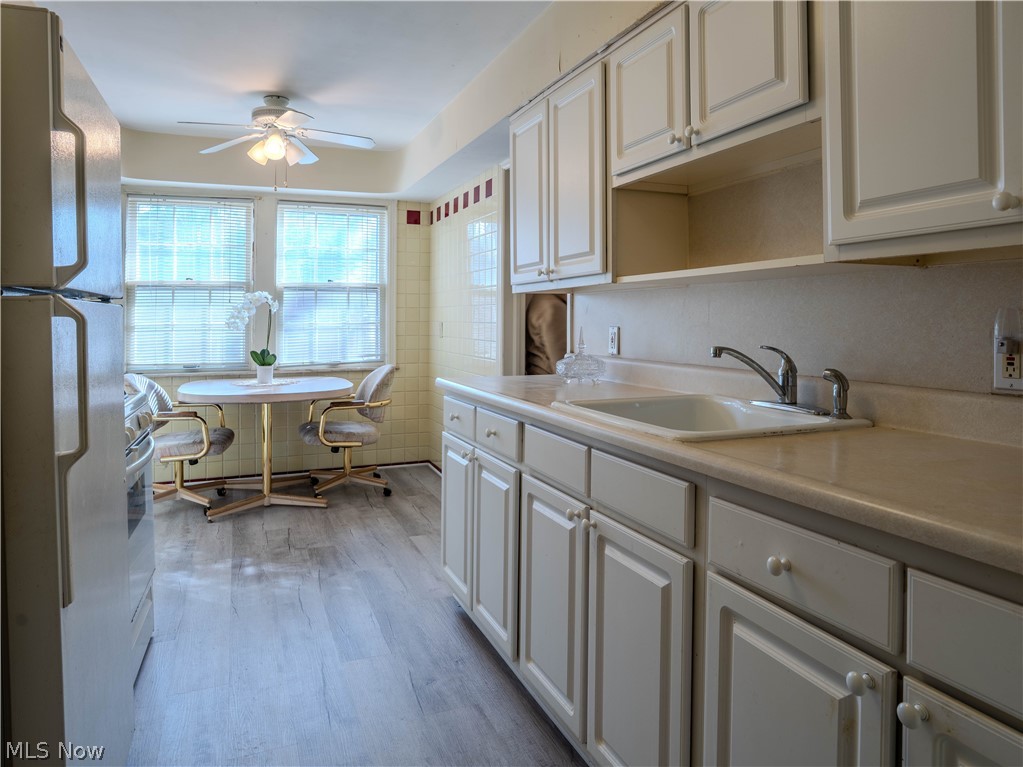 13699 Cedar Road Cleveland, OH 44118 - Photo 9 of 49