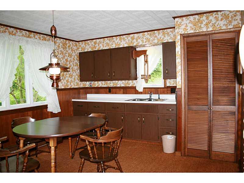 910 Geyer Road Pittsburgh, PA 15209 - Photo 14 of 20 Den/Family/Great Room. First floor game room with wet bar great for entertaining. Walk out to a deck right from the game room.