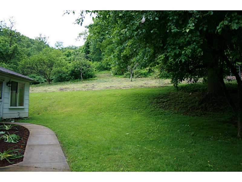 910 Geyer Road Pittsburgh, PA 15209 - Photo 18 of 20 Land/Lot. House is an Estate Sale and being sold "As Is"