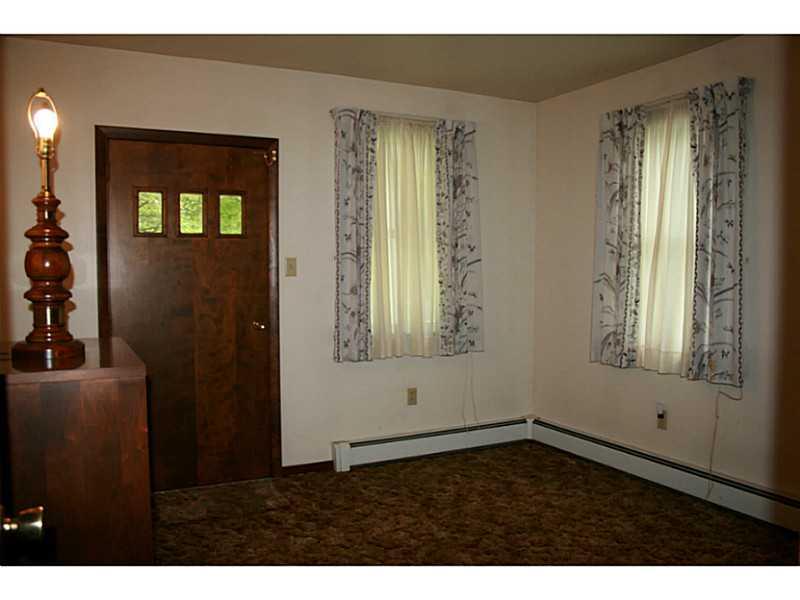 910 Geyer Road Pittsburgh, PA 15209 - Photo 10 of 20 Entry/Foyer. 12 x 11 entryway with coat roomy coat closet. Plenty of room for a desk and chair to make this a great office area. Additional closet for office supplies.