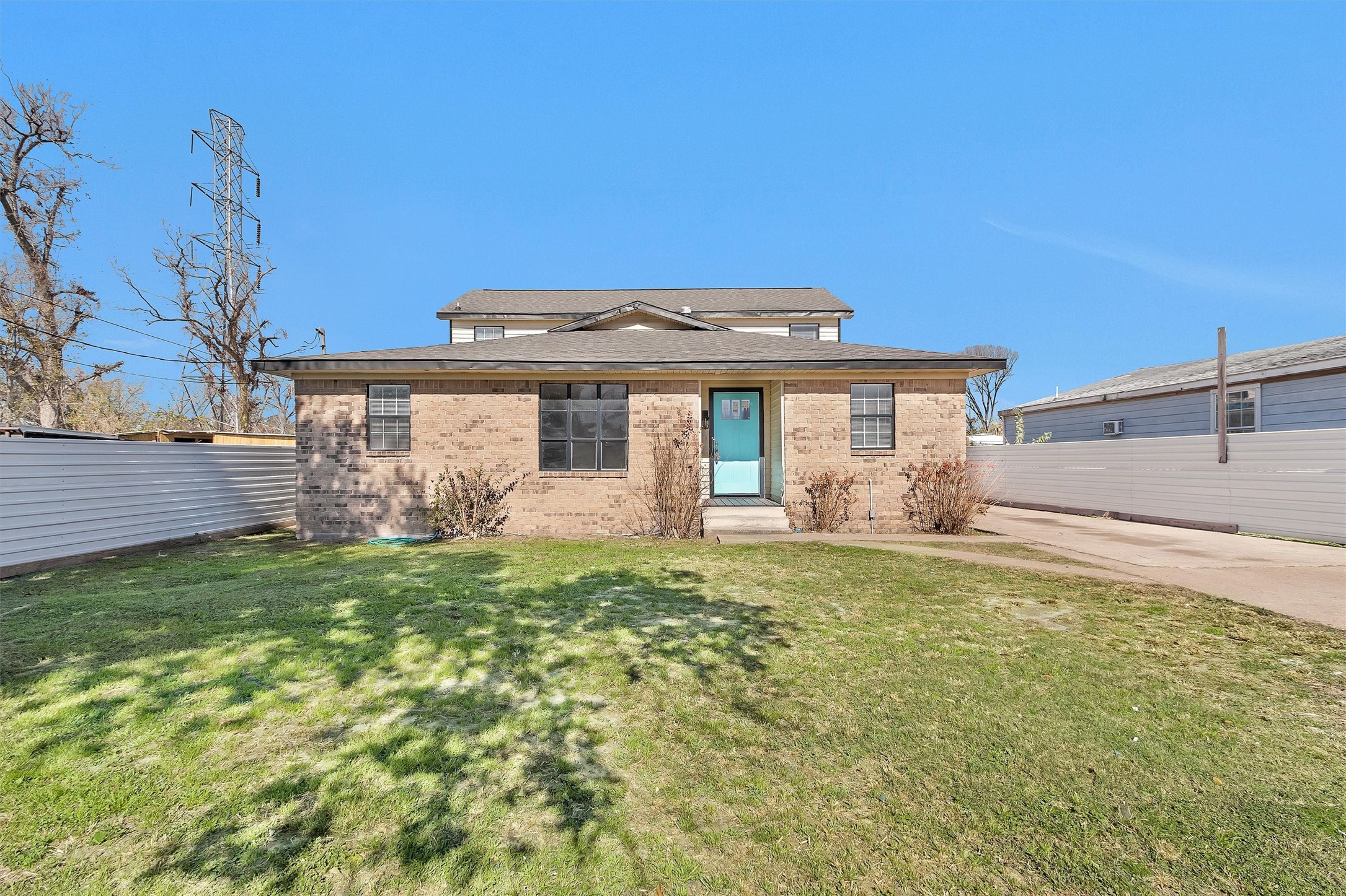 2601 Creston Drive Houston, TX 77026 - Photo 2 of 28