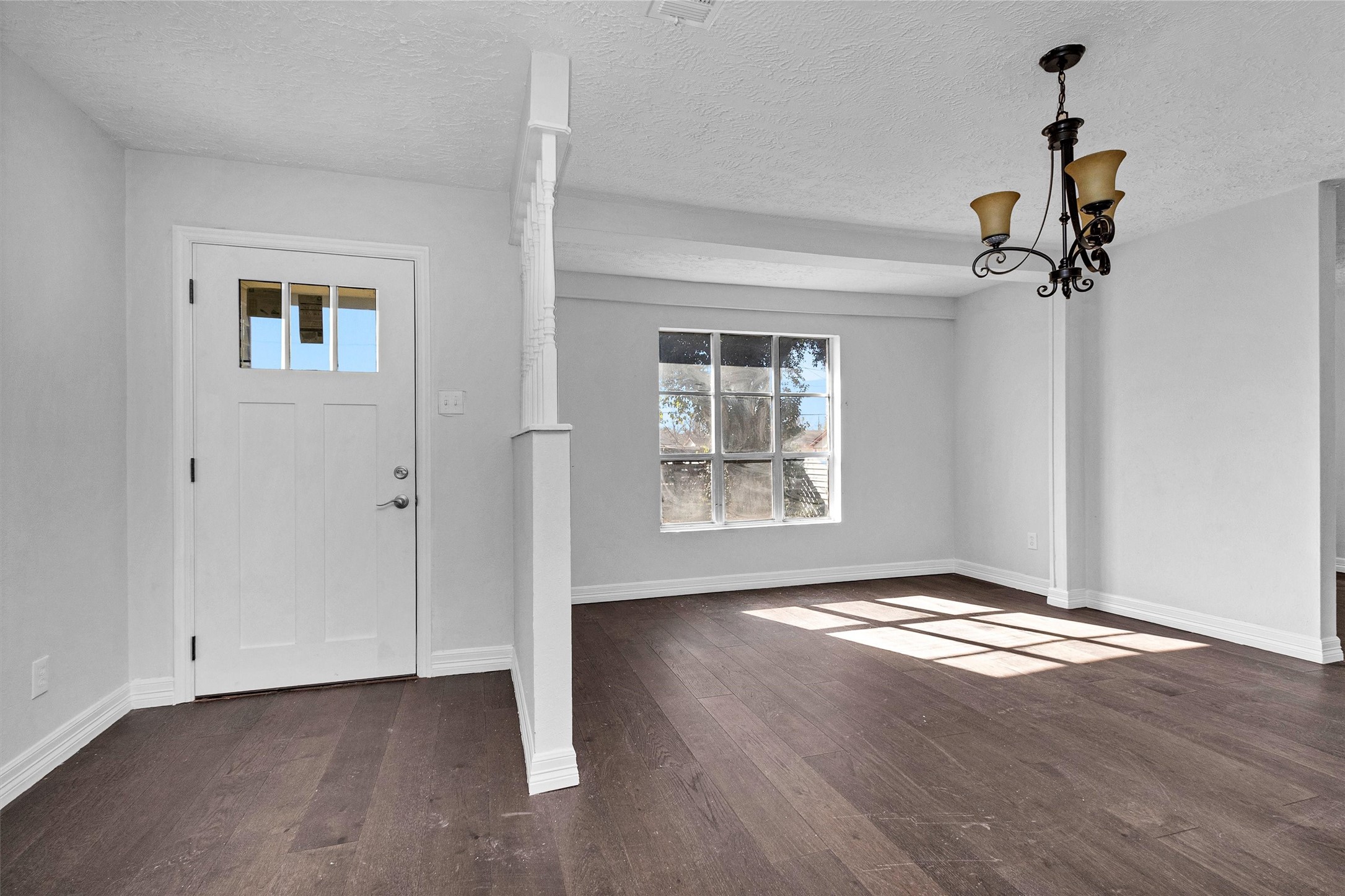 2601 Creston Drive Houston, TX 77026 - Photo 4 of 28