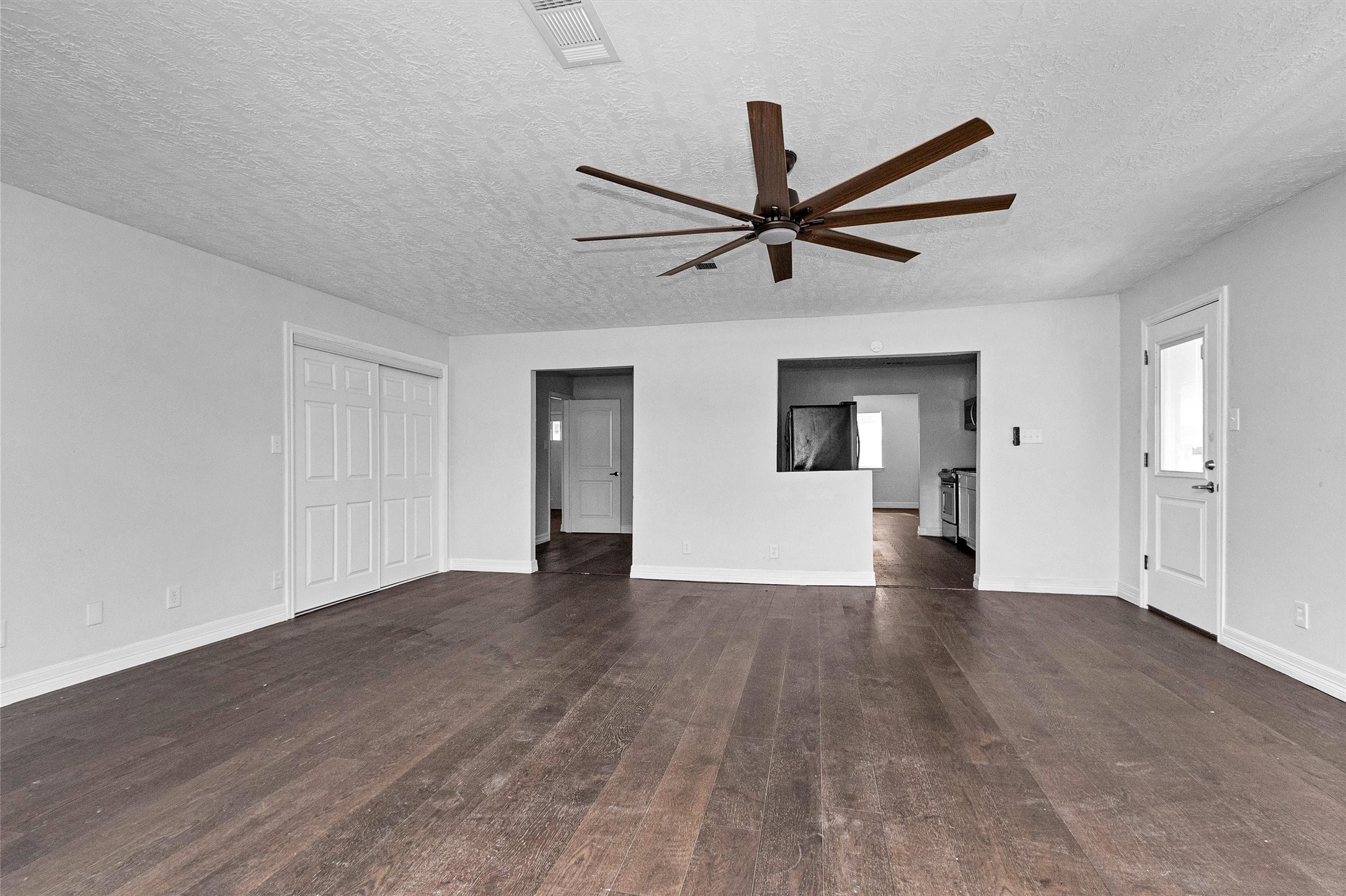 2601 Creston Drive Houston, TX 77026 - Photo 7 of 28