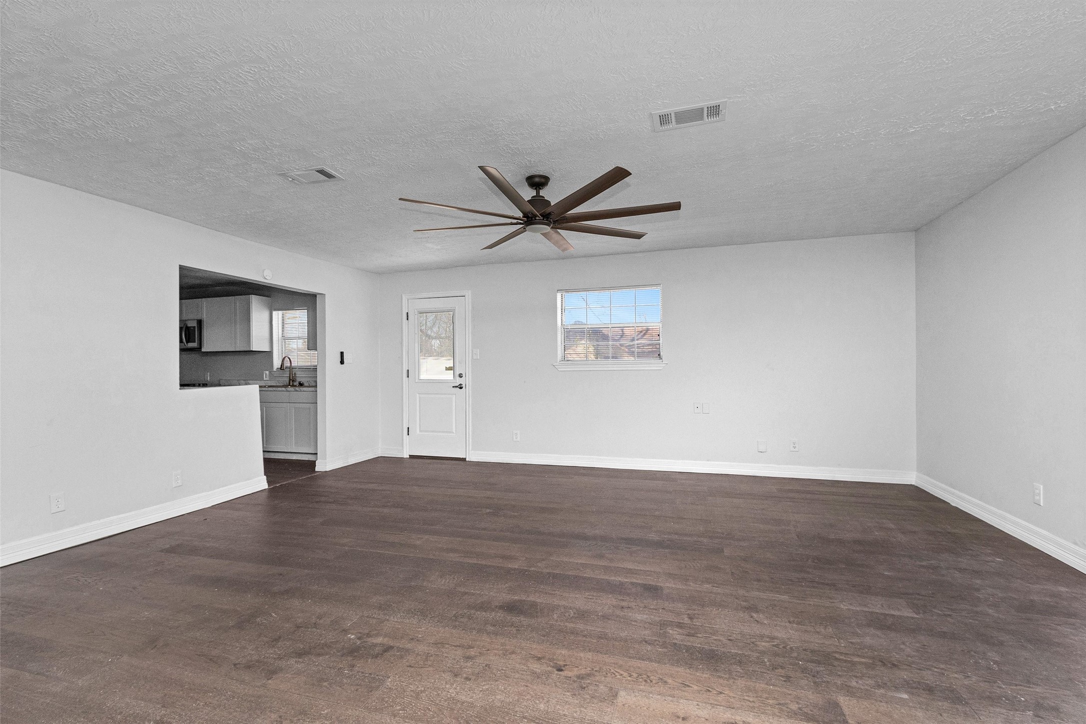 2601 Creston Drive Houston, TX 77026 - Photo 8 of 28