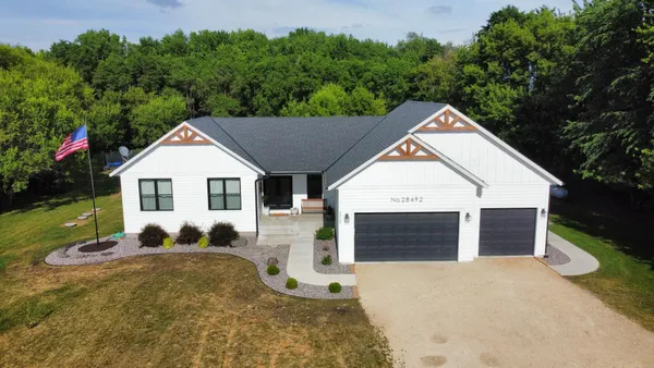$599,000 | 28492 Hogan Avenue, Randolph, MN 55065