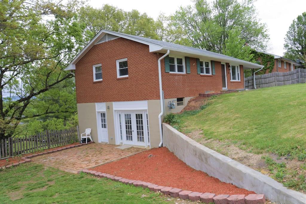 7693 Brandon Road Radford, VA 24141 - Photo 1 of 49 Gallery Image 1