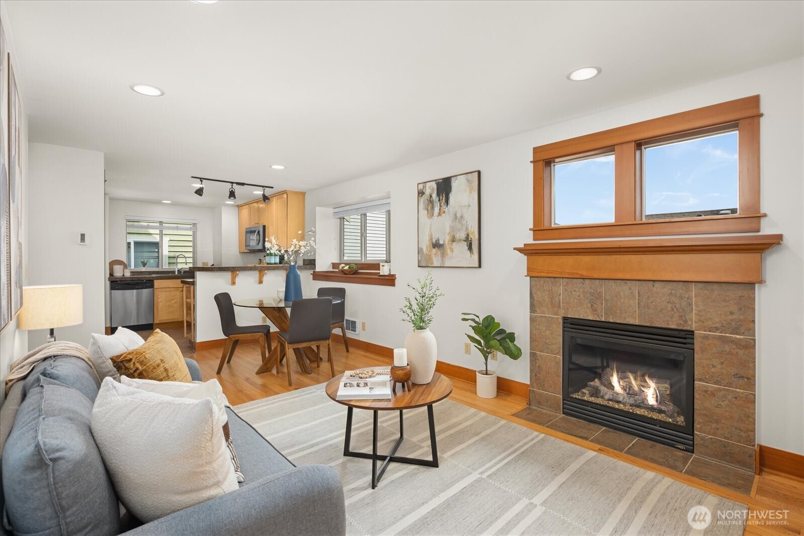 741 North 94th Street, Unit C Seattle, WA 98103 - Photo 4 of 26 Gallery Image 4