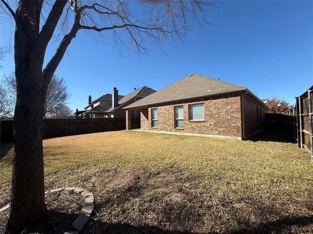 a front view of house with yard