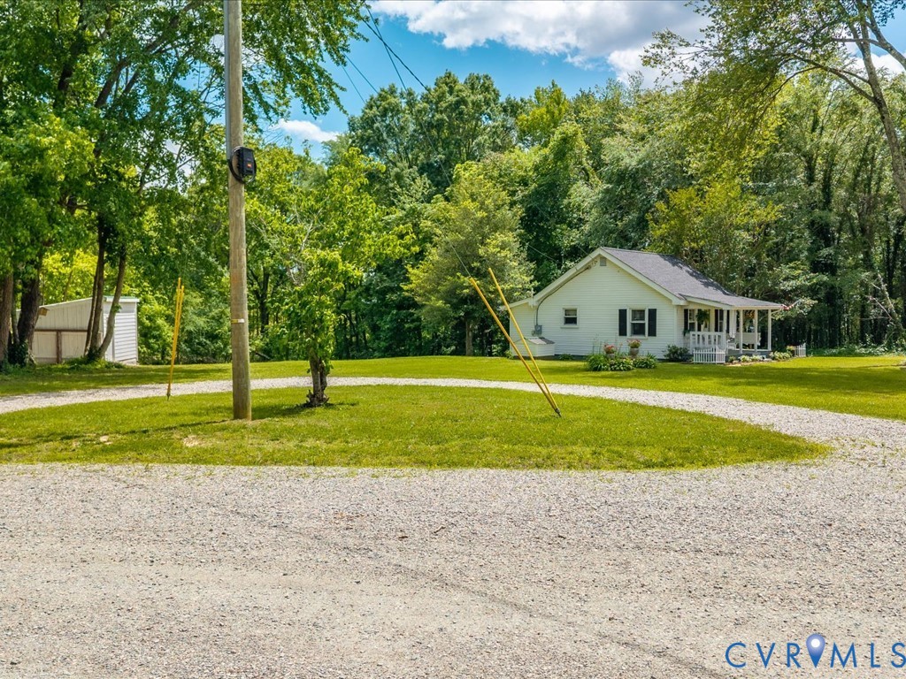 4 Memory Lane Cumberland, VA 23040 - Photo 27 of 37 a house with swimming pool in front of it