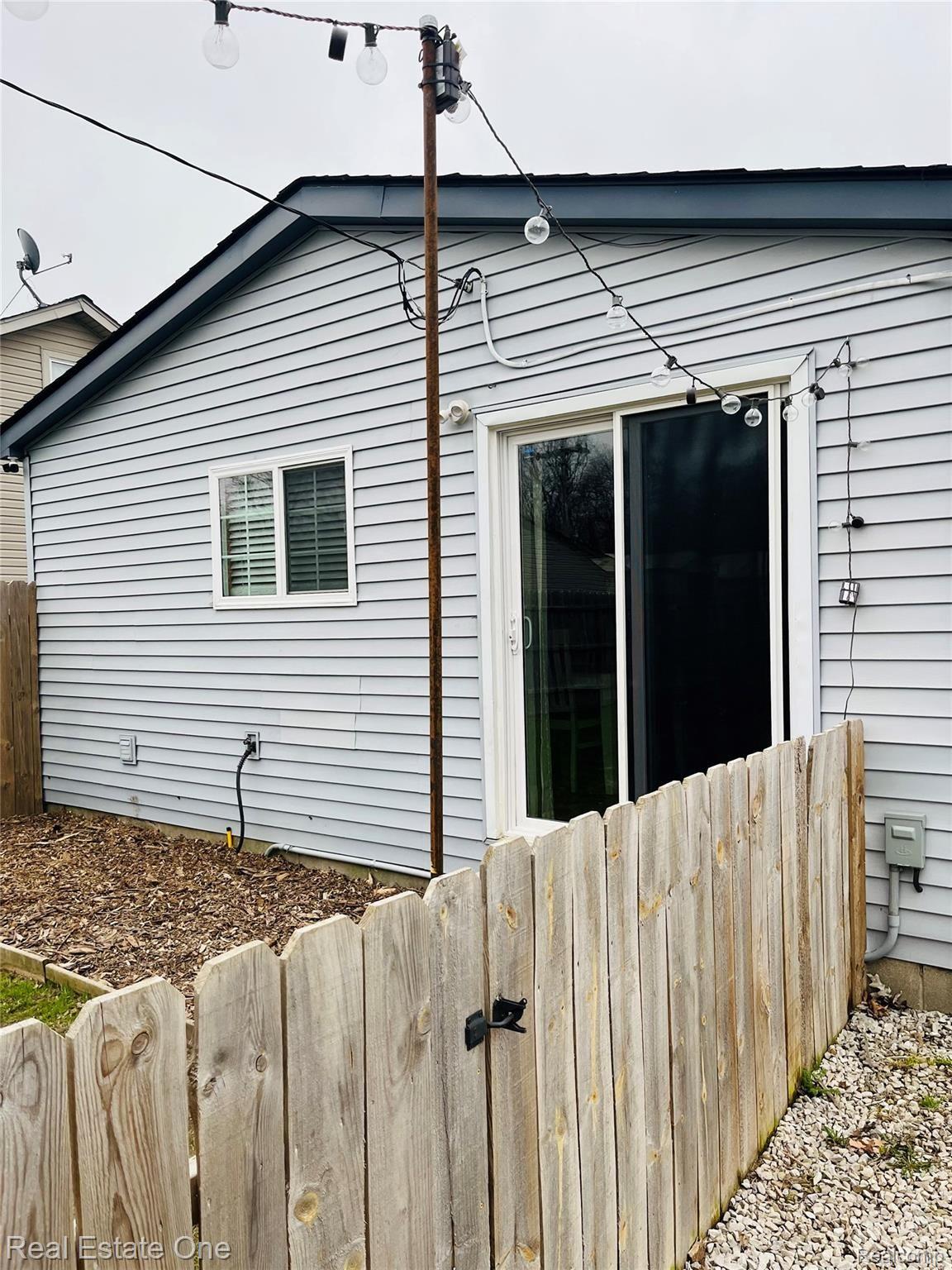 30616 West Road New Boston, MI 48164 - Photo 6 of 47 7E731EE1-2614-469E-A11C-25B27BF58116.jpeg