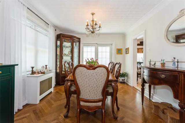 $1,100,000 | 28 Willow Street, Floral Park, NY 11001